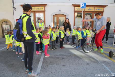 Tudi otroci kamniških šol in vrtcev so bili danes trajnostno povezavi  (12)